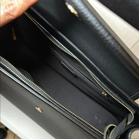 AKIRA Oversized Black Bag - Picture 5 of 6